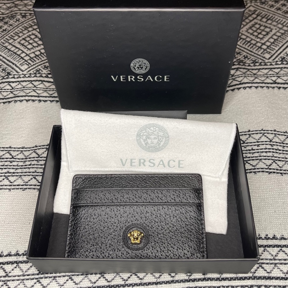 Black Medusa Card Holder